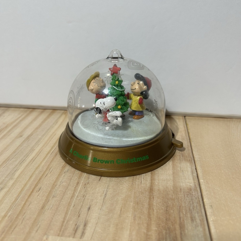 Vtg 1999 Very Merry Whirl-Arounds Charlie Brown Christmas Spinning Ornament
